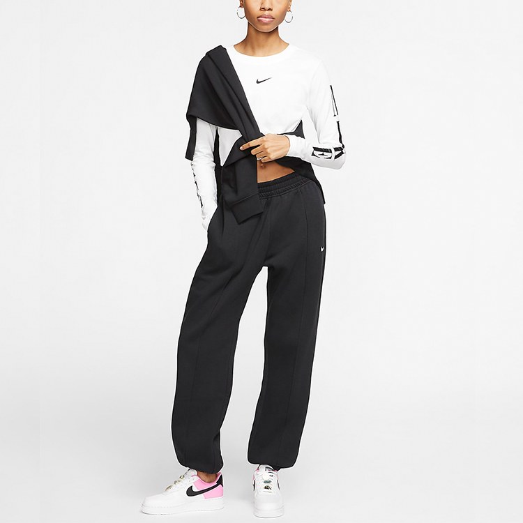 Nike Sportswear Essential