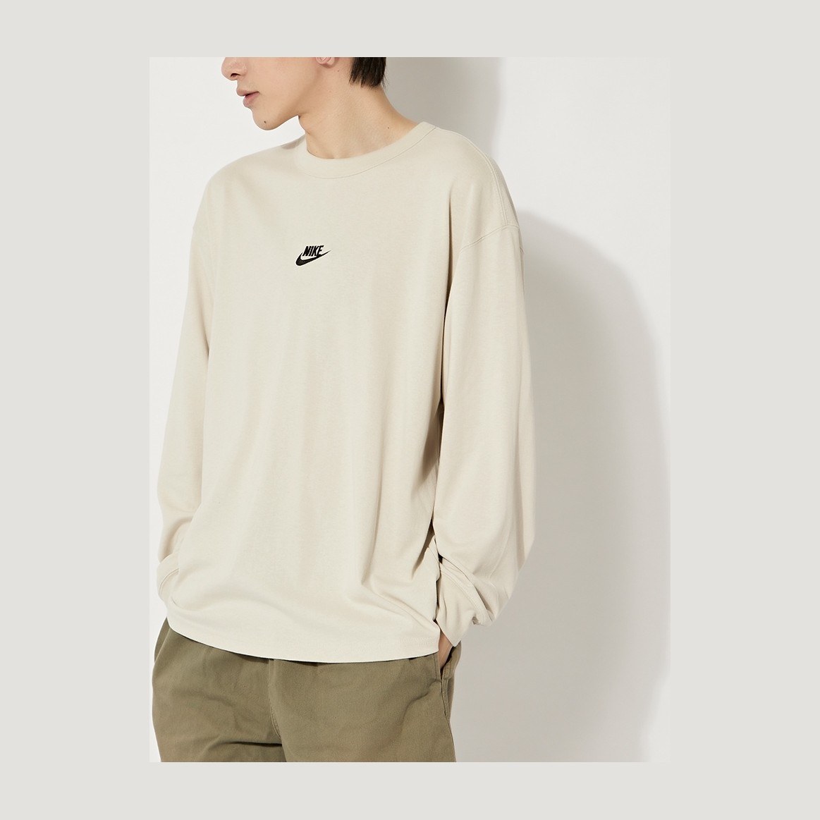 Nike Sportswear Premium Essentials