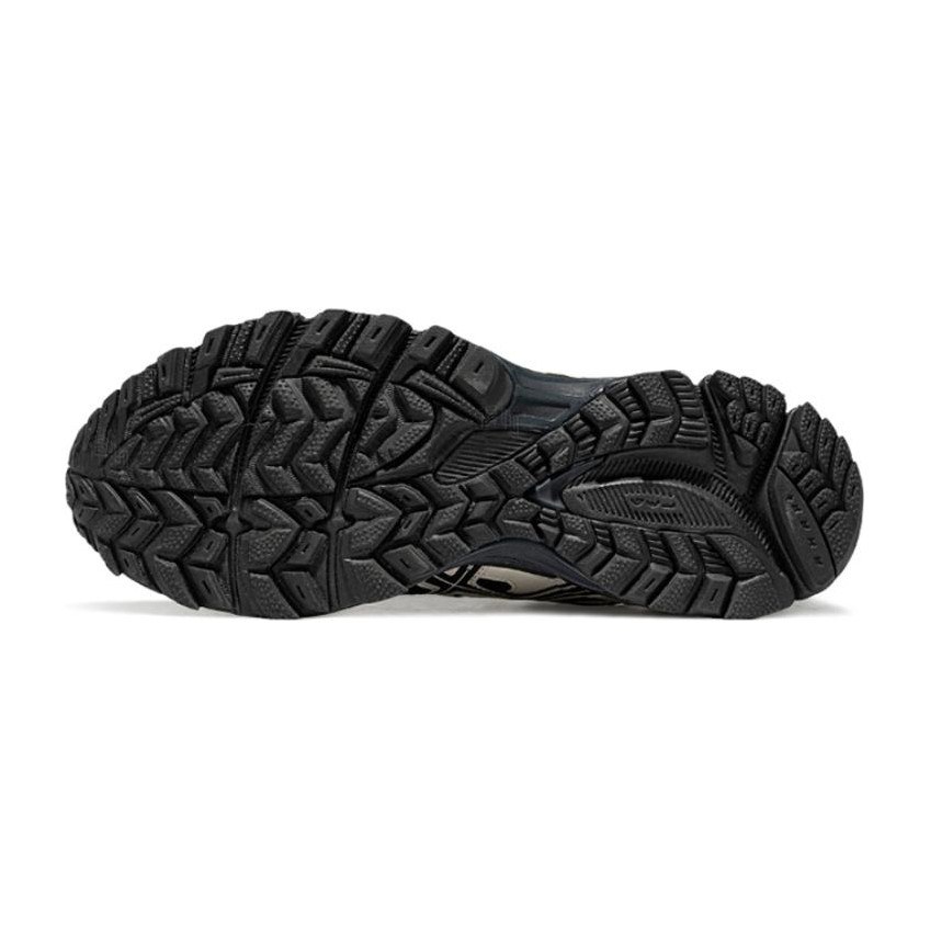Asics Gel-Kahana 8 Black White
