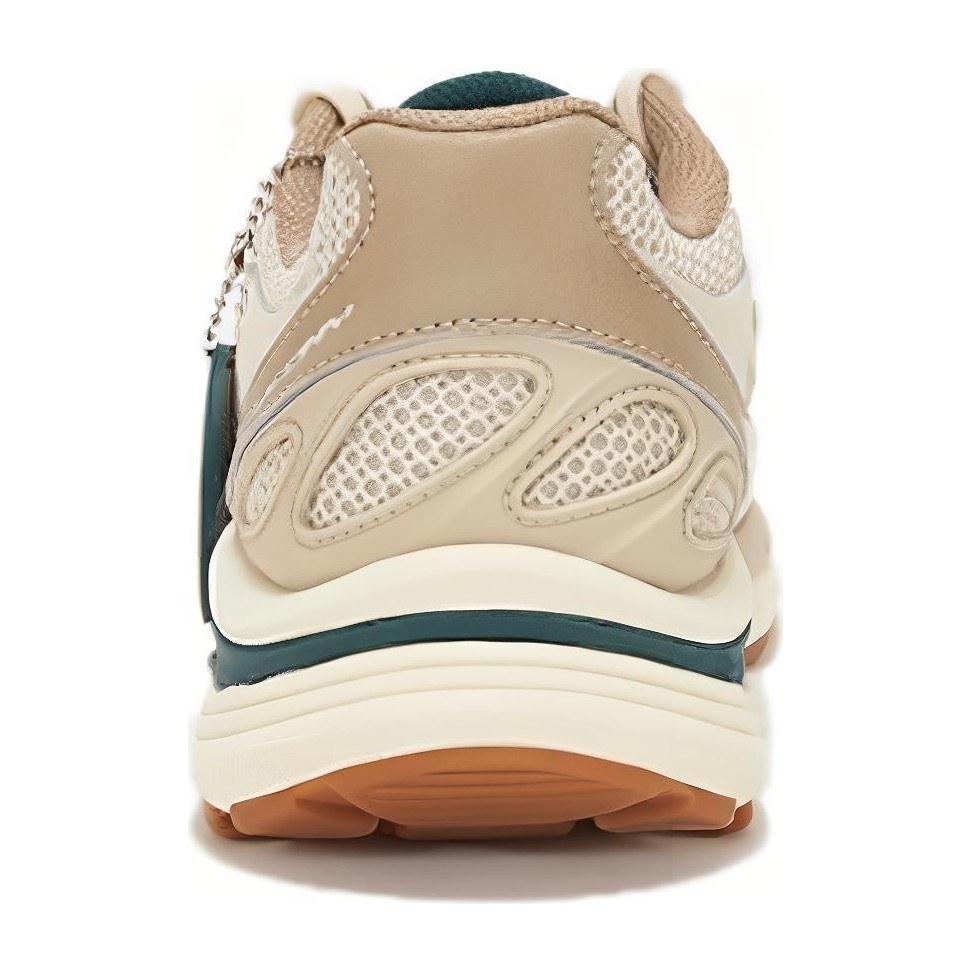 Teenie Weenie x Saucony Kinvara 4 Beige