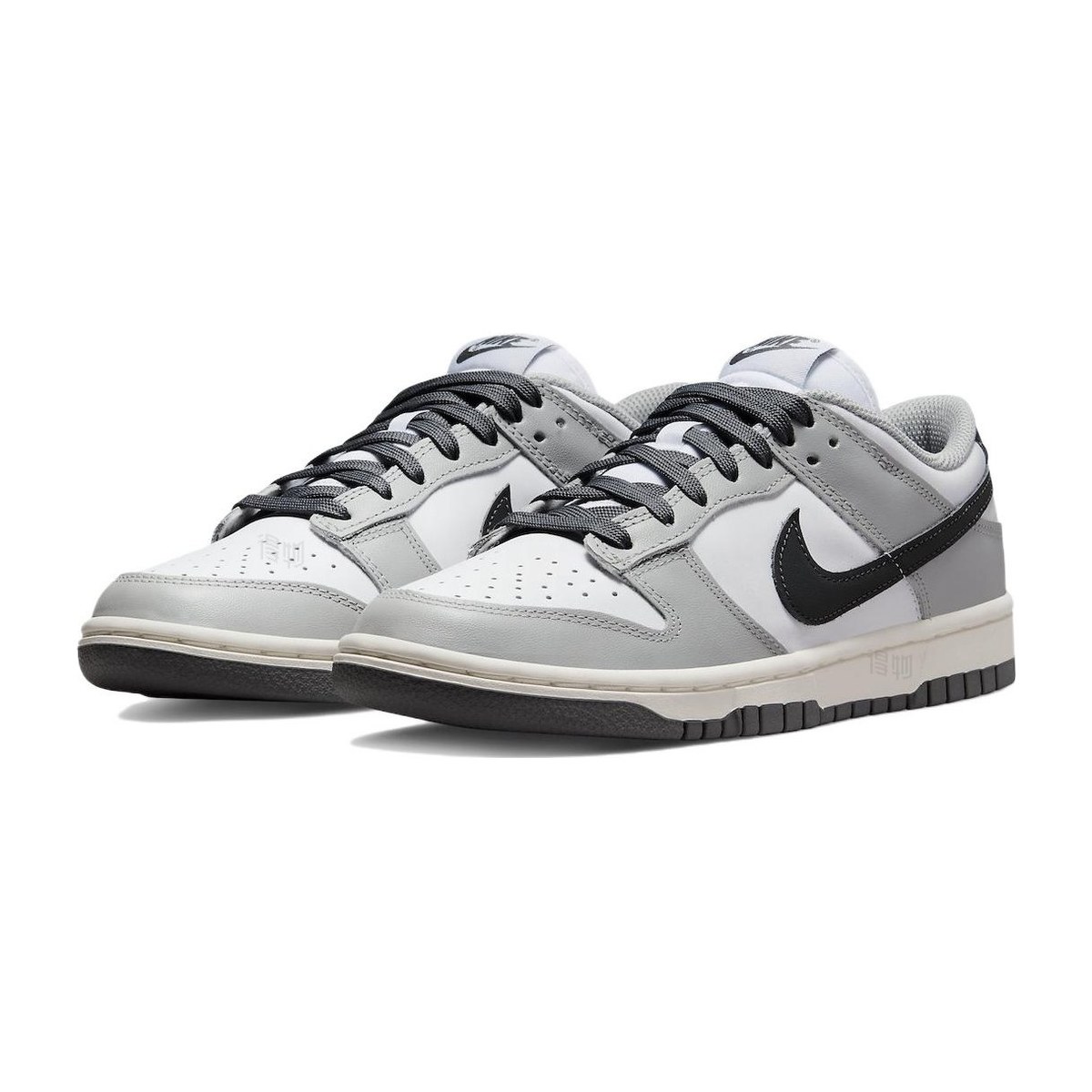 Nike Dunk Low "Light Smoke Grey"