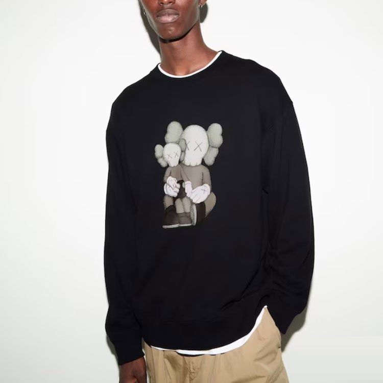 UNIQLO SS23 Cartoon Print Crewneck Sweatshirt Black