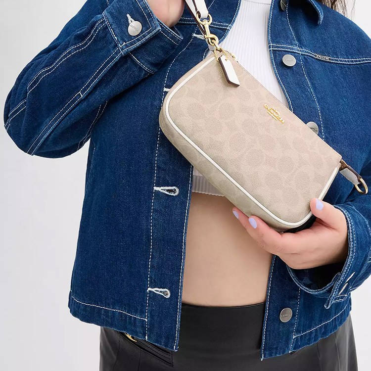 COACH Nolita 19