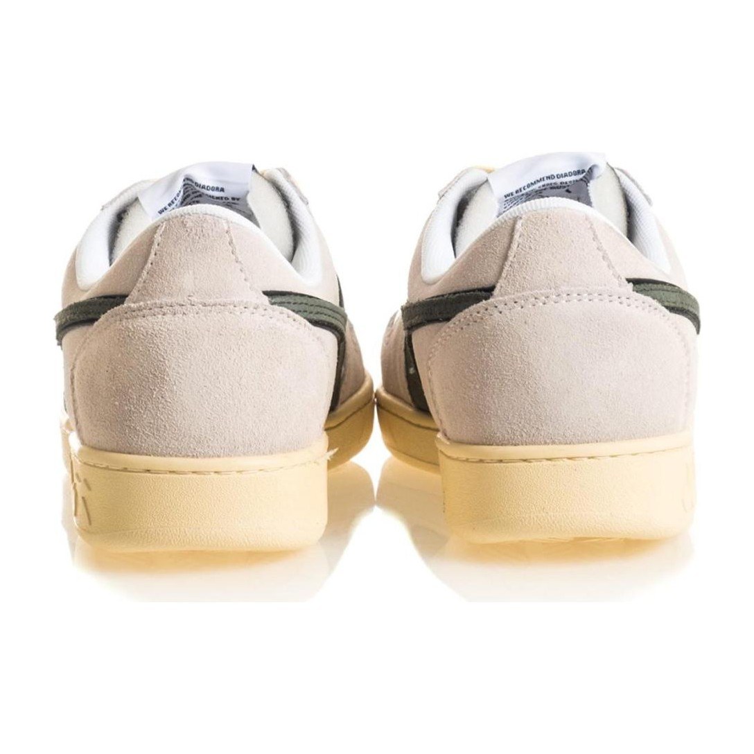 Diadora