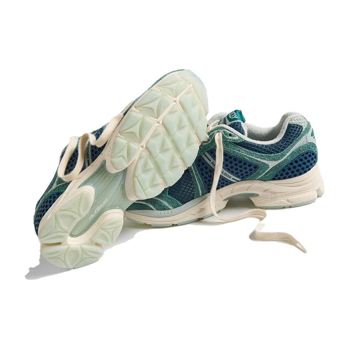 END x Saucony ProGrid Triumph 4 "Nessie"