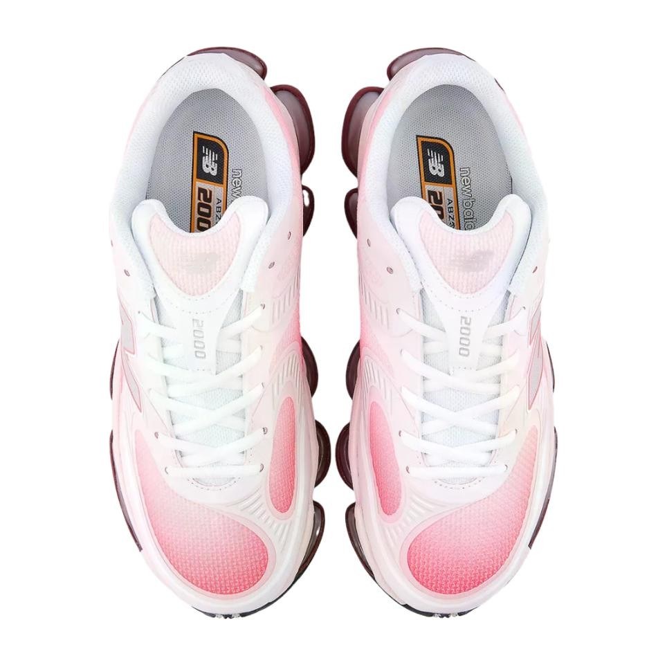 New Balance 2000 Pink