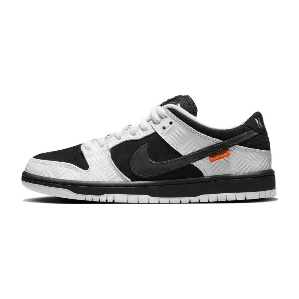 TIGHTBOOTH x Nike Dunk SB Pro "Black and White"
