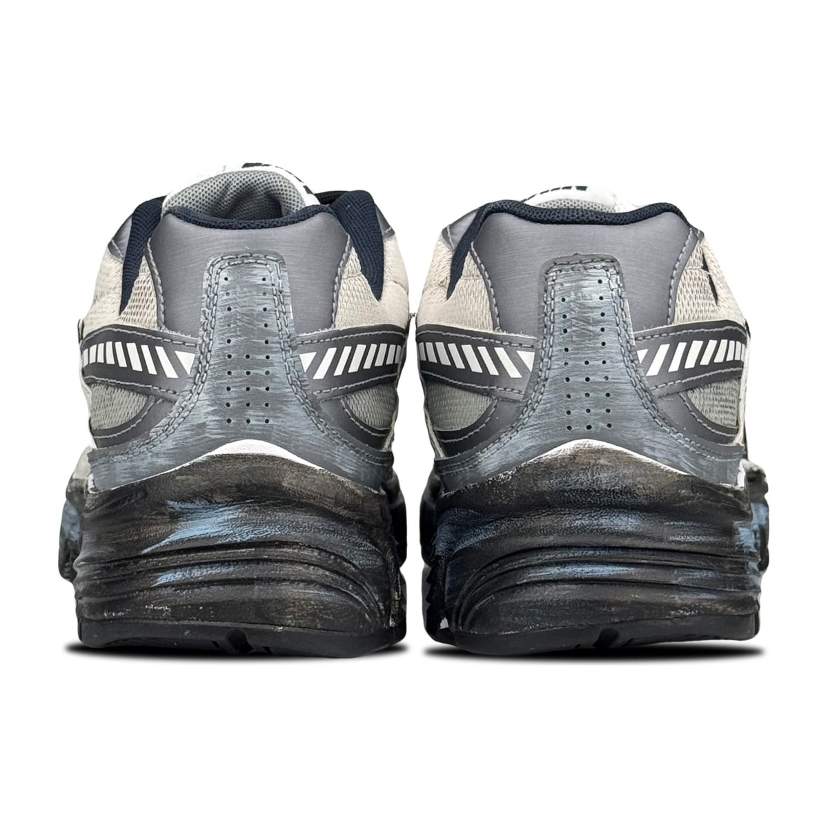 Nike Initiator