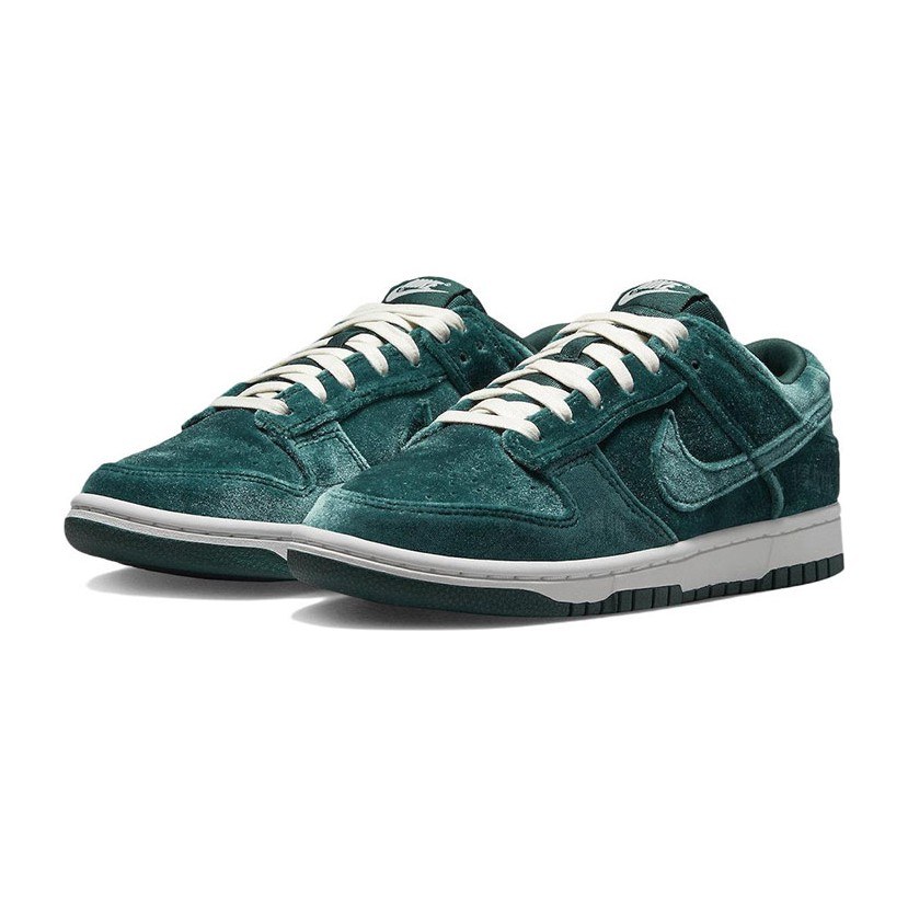 Nike Dunk Low "Atomic Teal"
