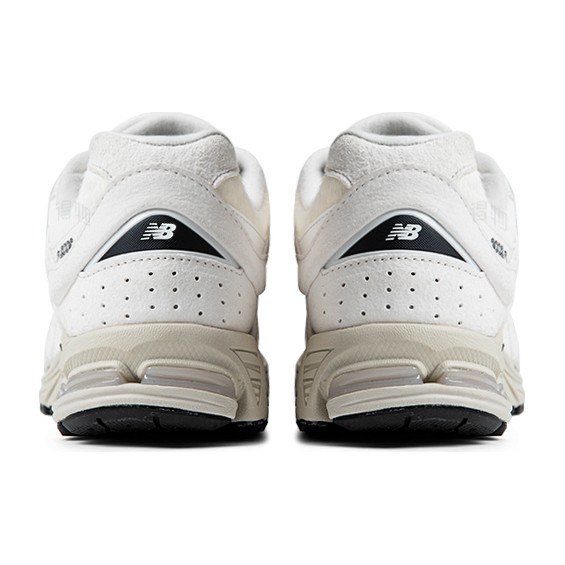 New Balance 2002R Beige