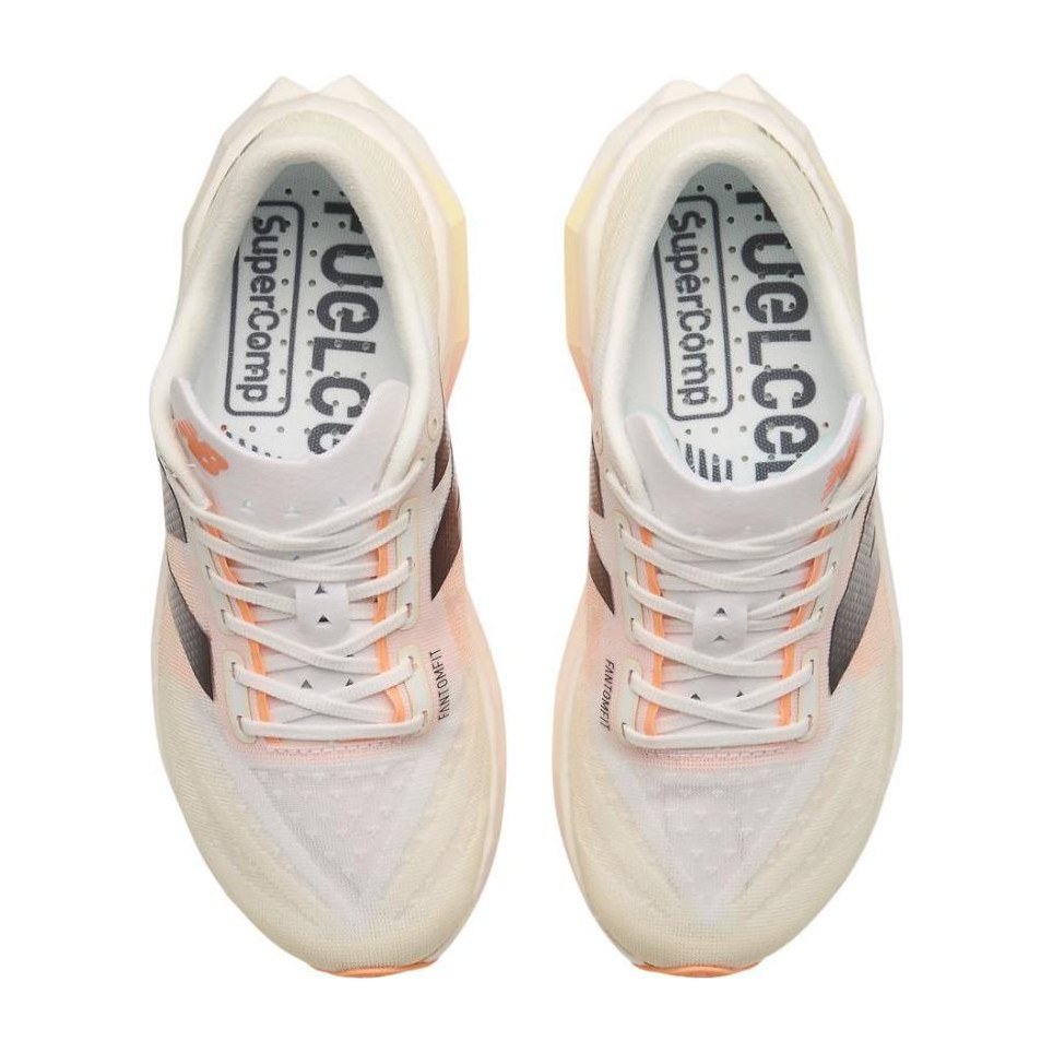 New Balance Fuelcell Supercomp Elite v4 WMNS Beige