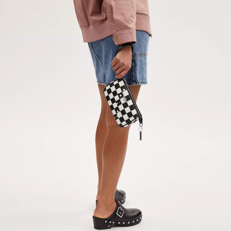 COACH Nolita 19