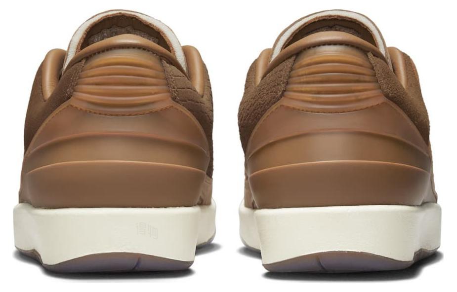 two 18 x Jordan Air Jordan 2 Retro Low Brown