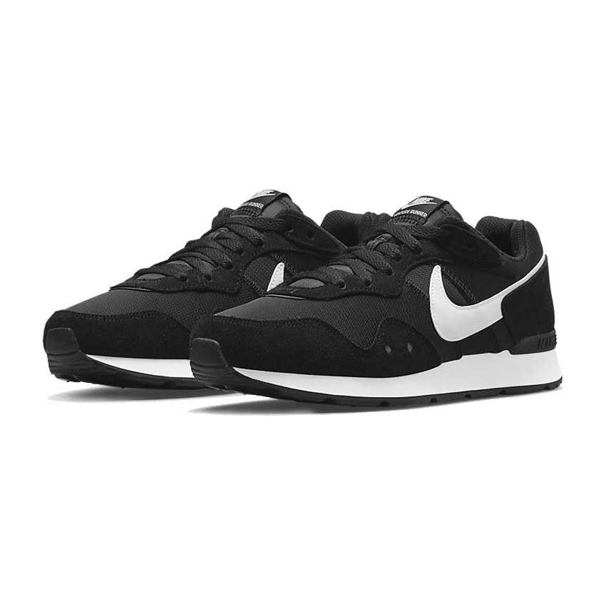 Nike Venture Runner
