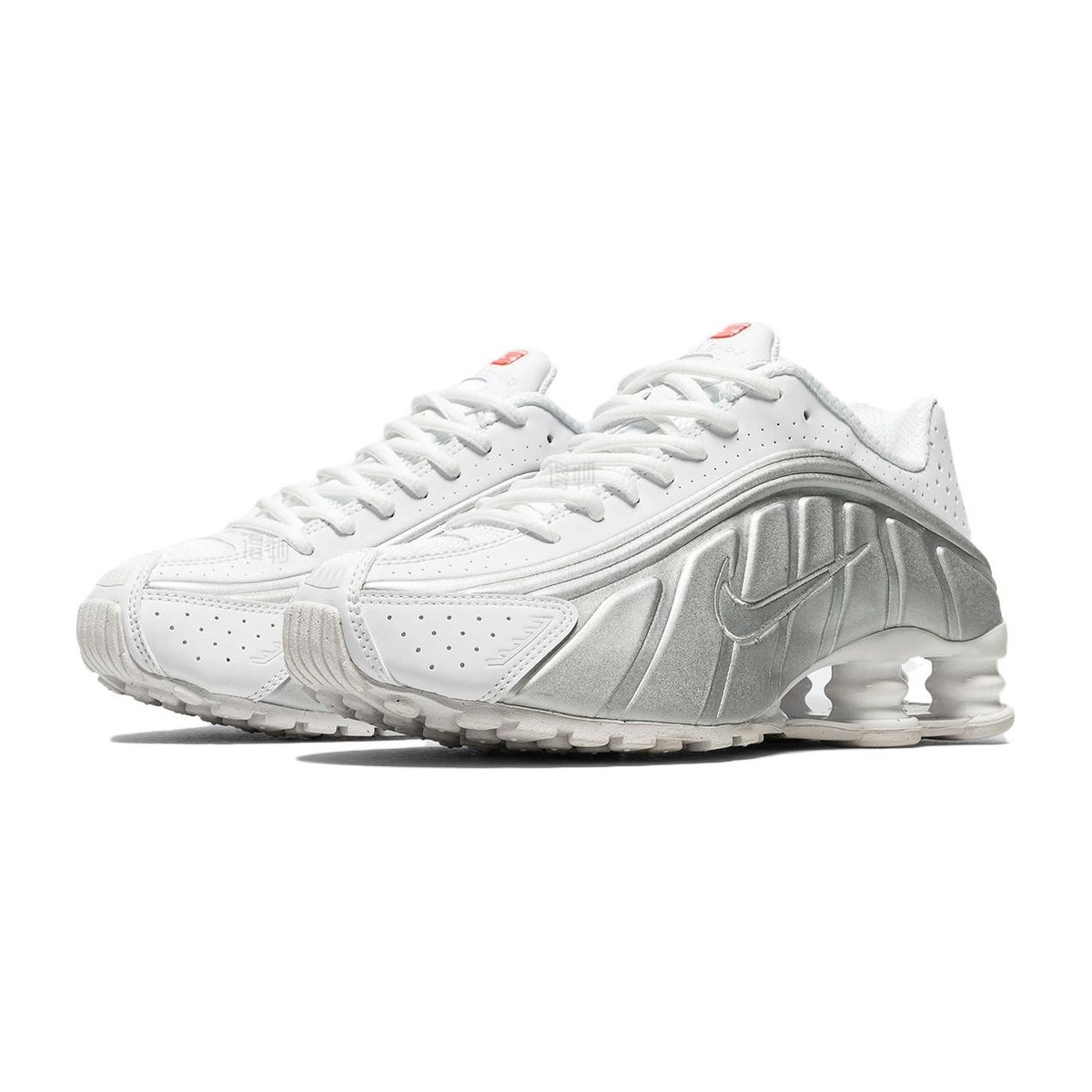 Nike Shox R4 "White and Metallic Silver"