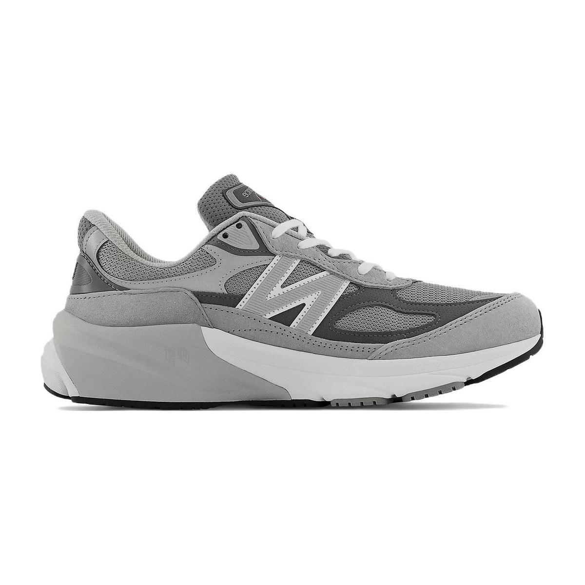 New Balance 990 v6