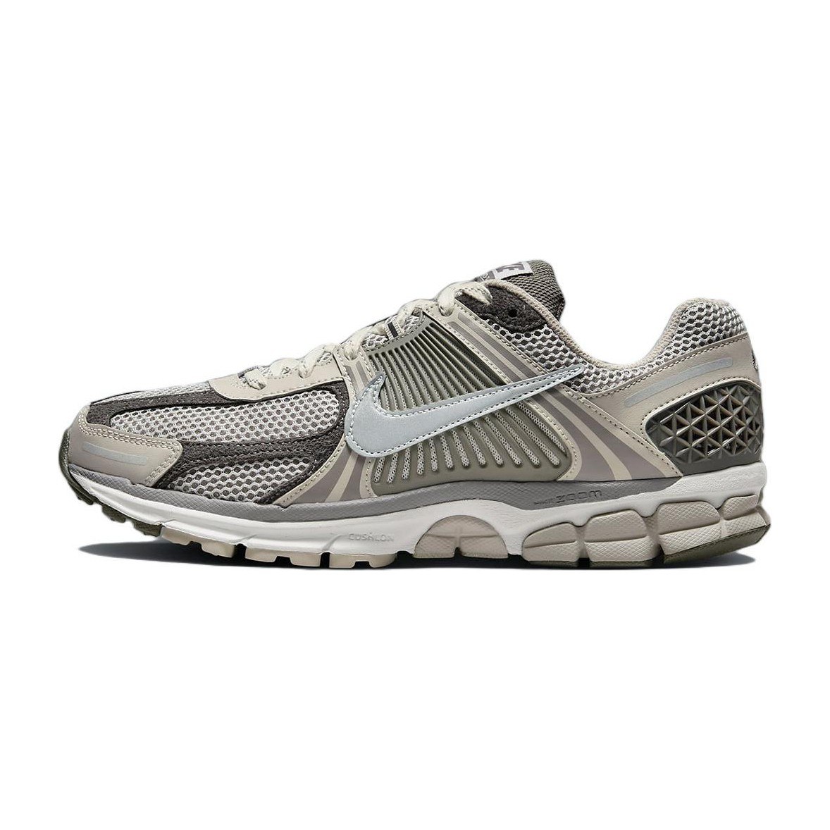 Nike Air Zoom Vomero 5 "Bone Beige"