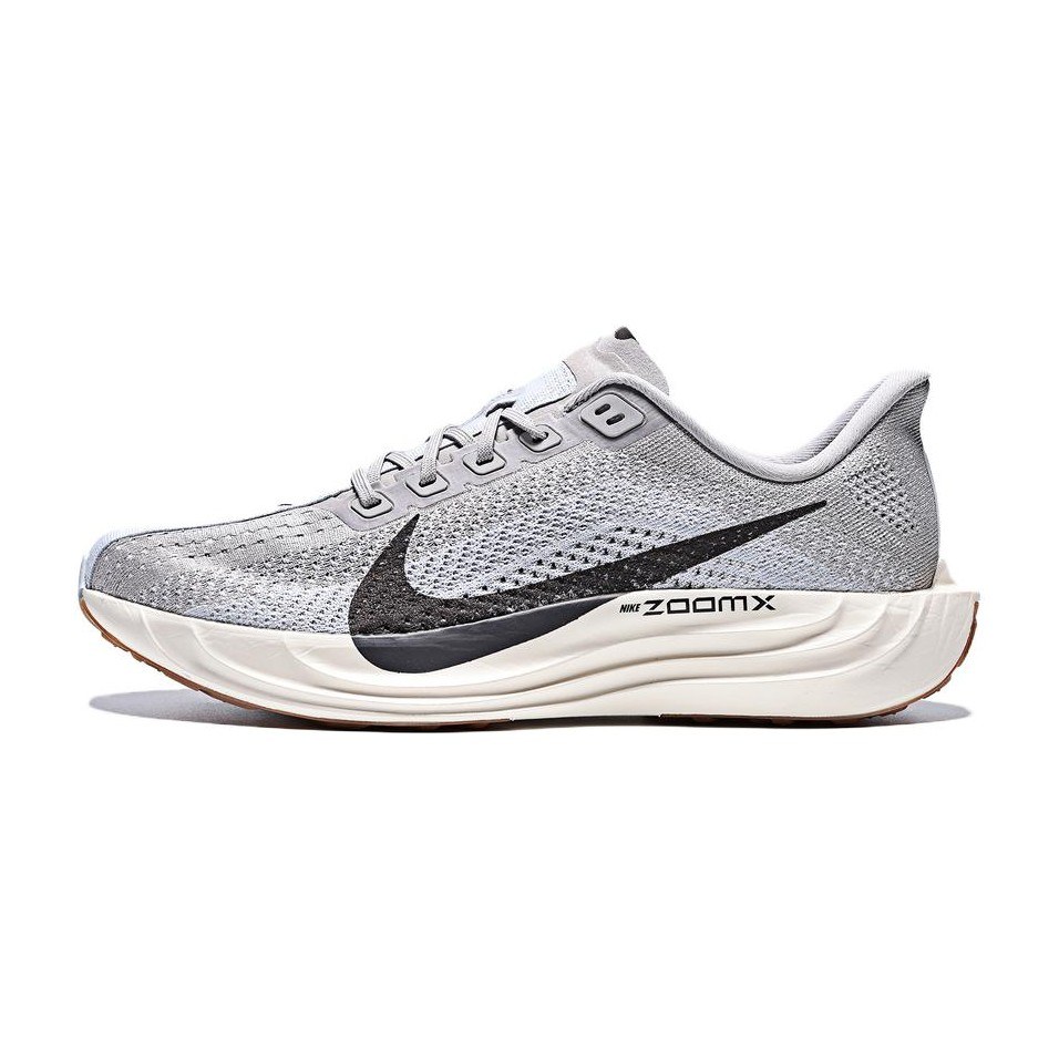 Nike Pegasus Plus