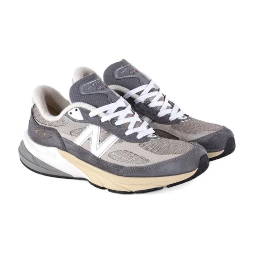 New Balance 990 V6