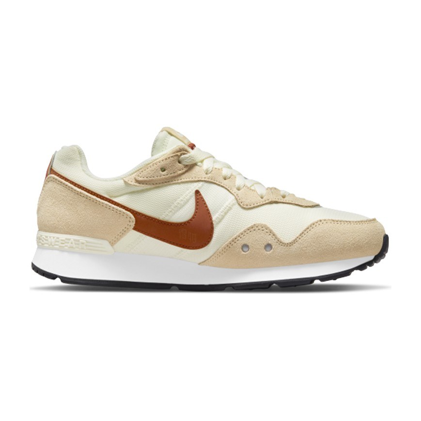 Nike Venture Runner Beige