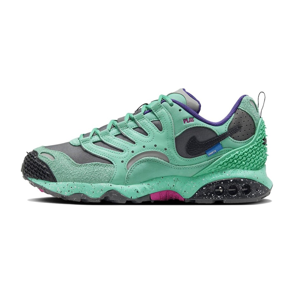 UNDEFEATED x Nike Air Terra Humara "Light Menta"