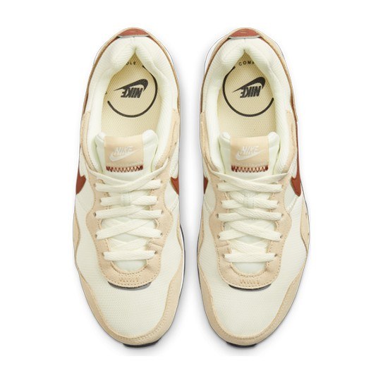 Nike Venture Runner Beige