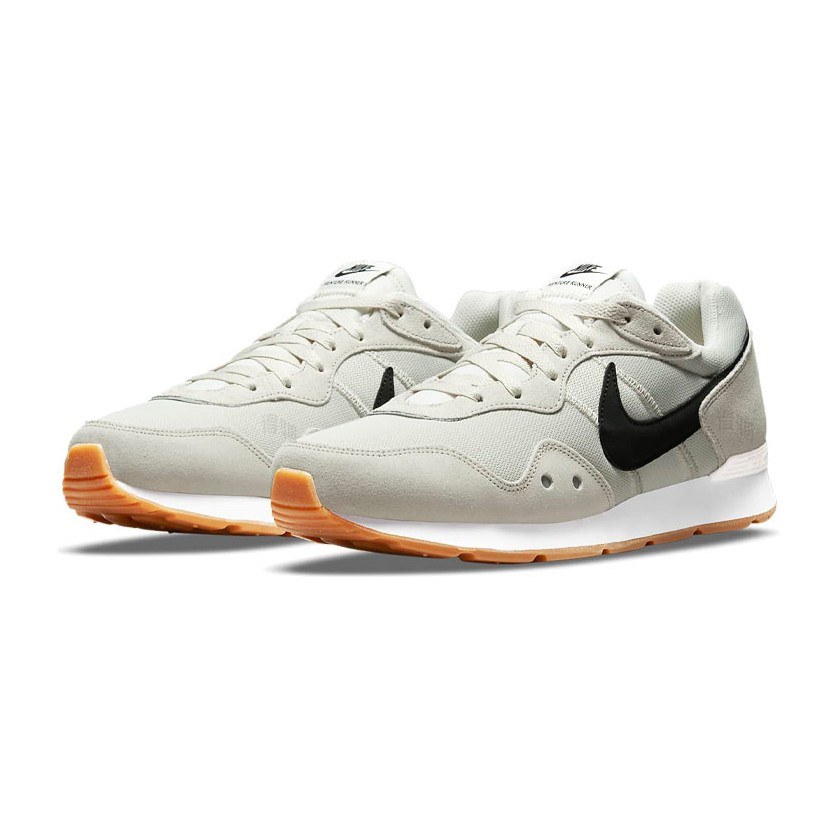 Nike Venture Runner Tan