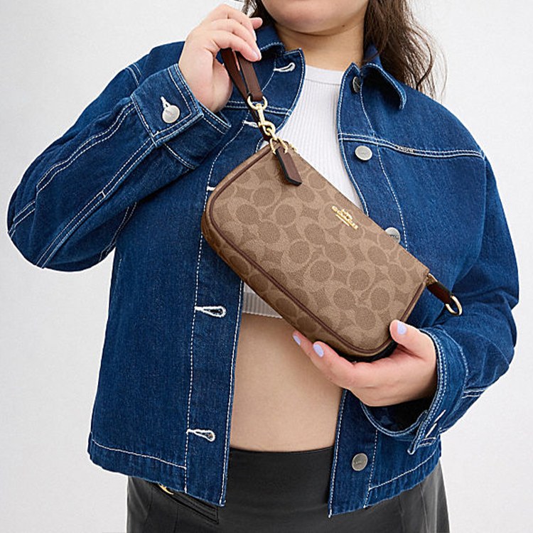 COACH Nolita 19