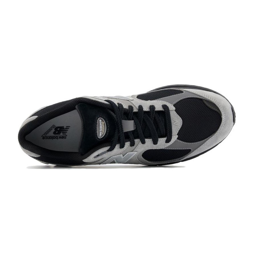 New Balance 2002R