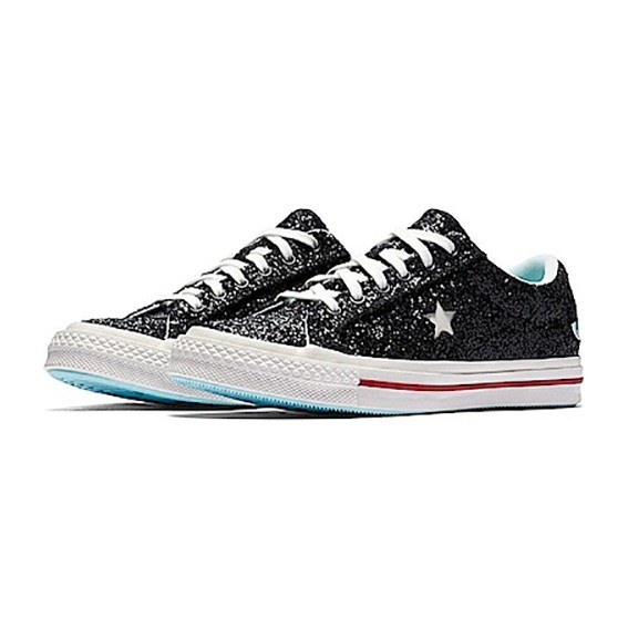CHIARA FERRAGNI x Converse One Star