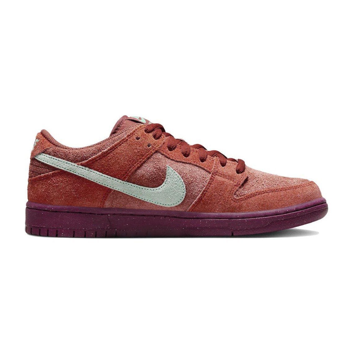 Nike Dunk SB "Mystic Red and Rosewood"