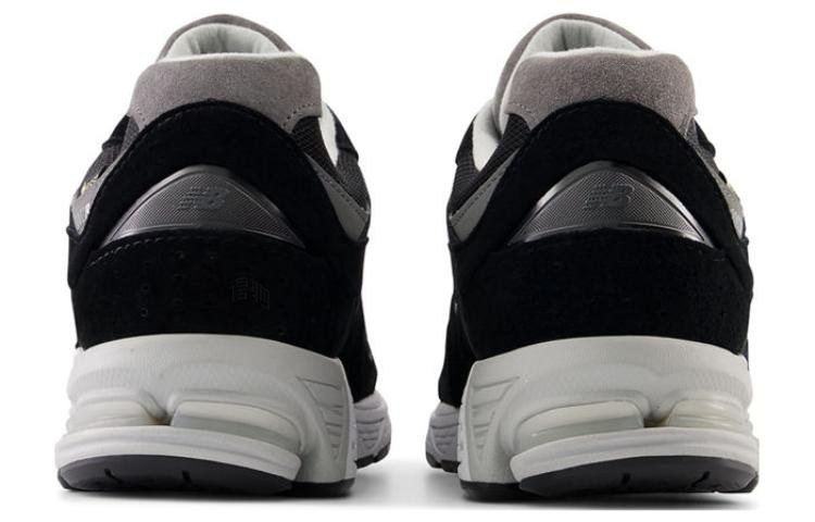 New Balance 2002R GoreTex