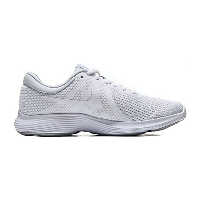 Nike REVOLUTION 4