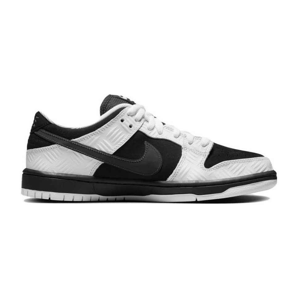 TIGHTBOOTH x Nike Dunk SB Pro "Black and White"