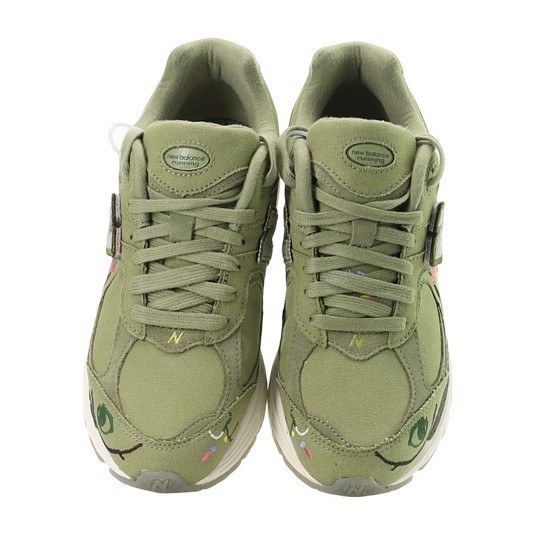 Bryant Giles x New Balance 2002R Light Olive