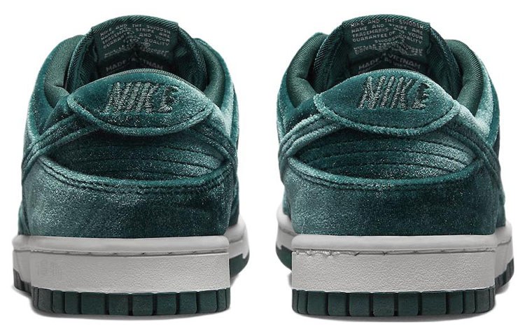 Nike Dunk Low "Atomic Teal"