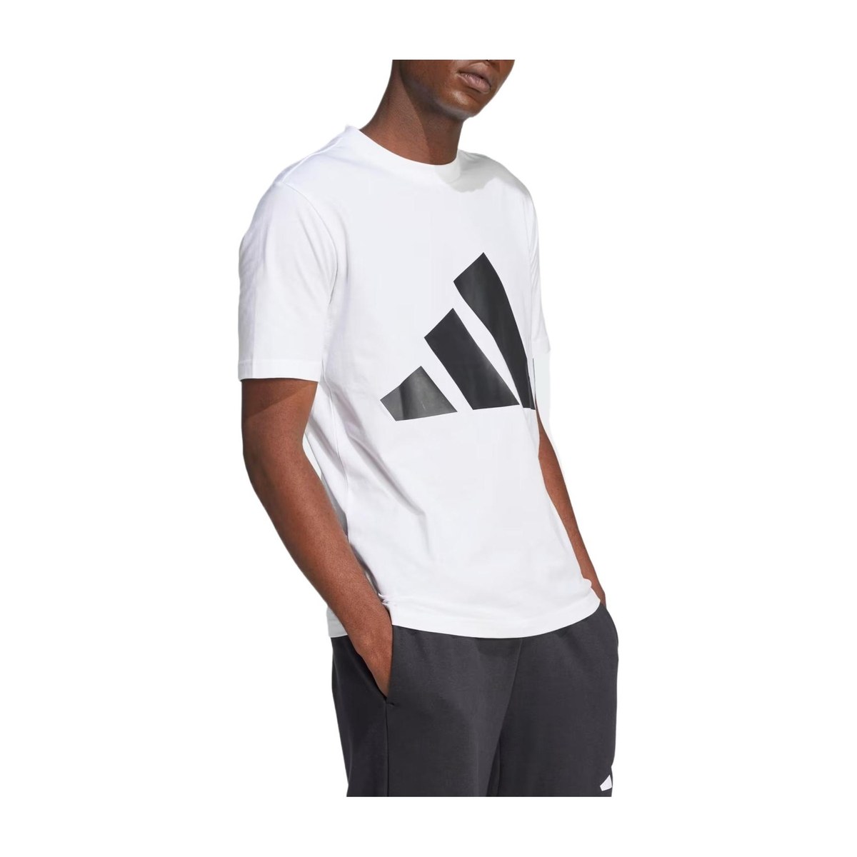 adidas ESSENTIALS logoT