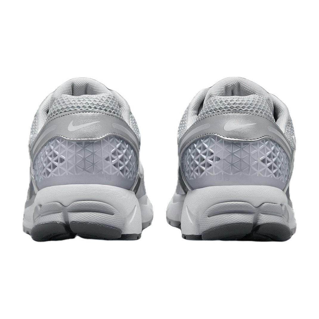 Nike Air Zoom Vomero 5 Silver