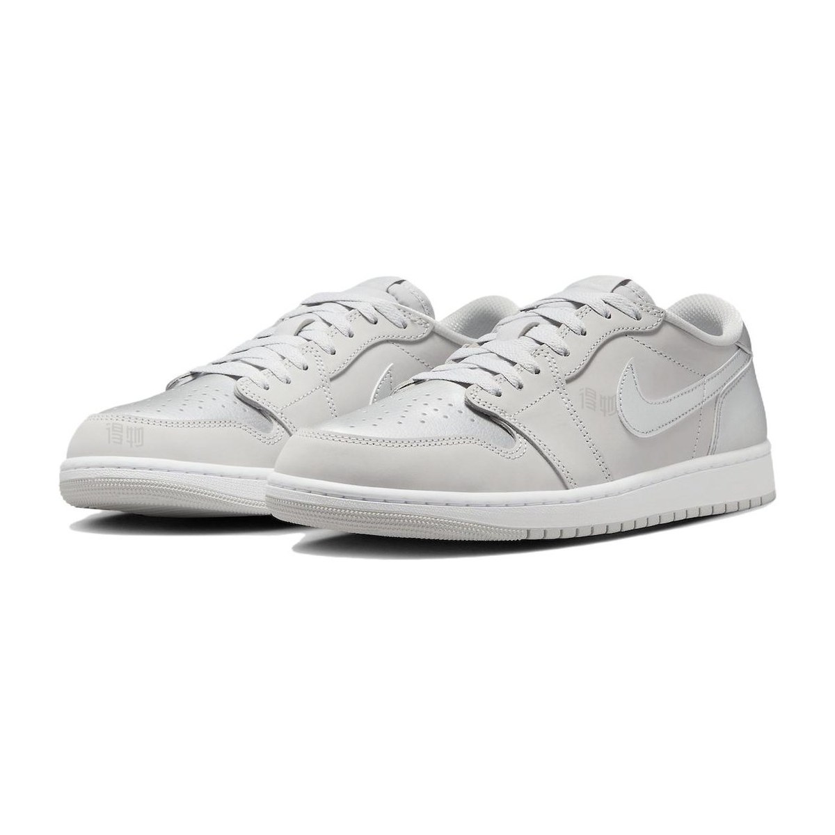 Jordan Air Jordan 1 Low OG "Metallic Silver"