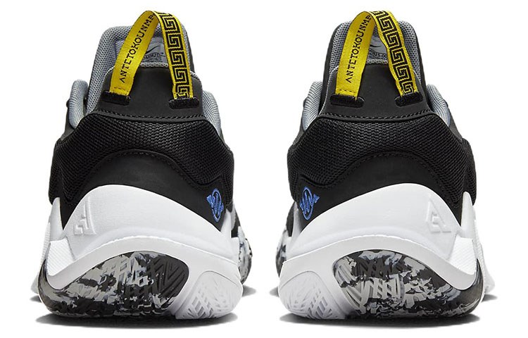 Nike Giannis Immortality 2 Black White