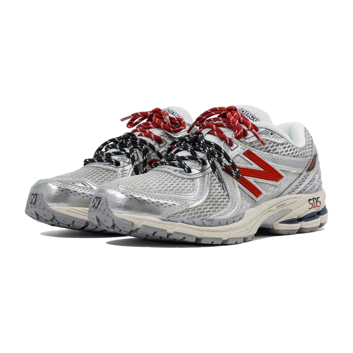 New Balance 860
