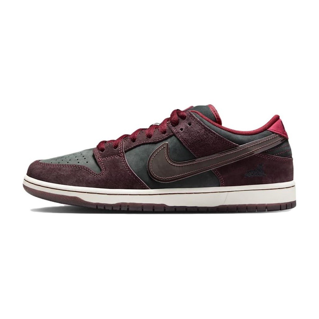 RIOT Skateshop x Nike SB Dunk Low