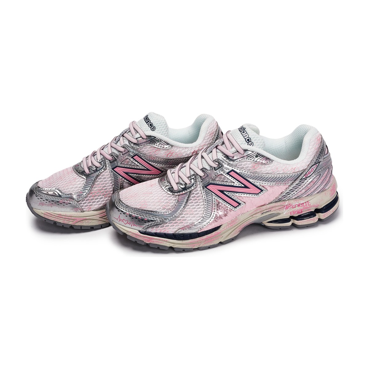 New Balance 860