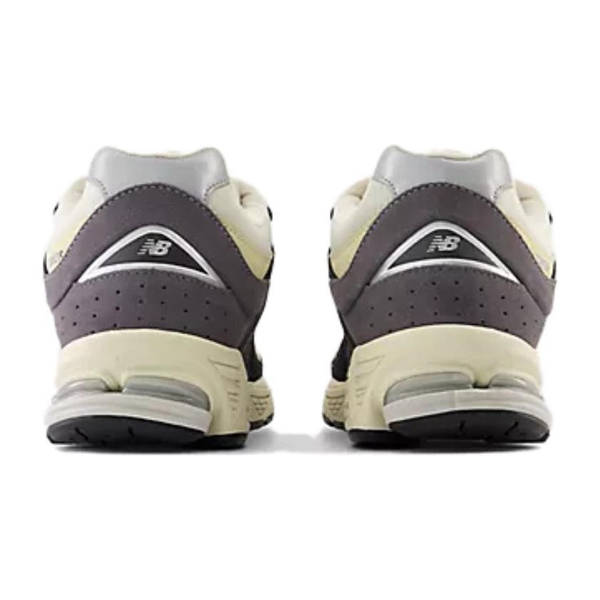 New Balance 990 V4 Black Gold