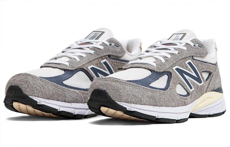 New Balance 990 V4