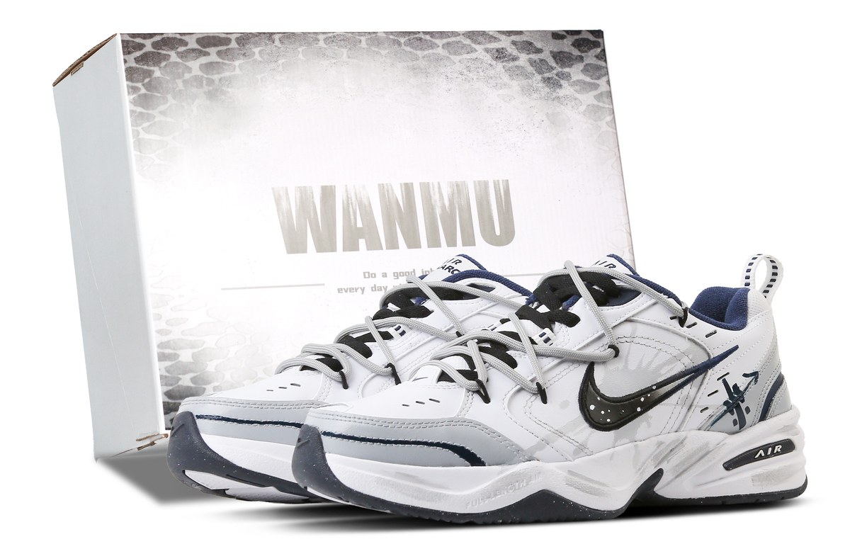 Nike Air Monarch 4