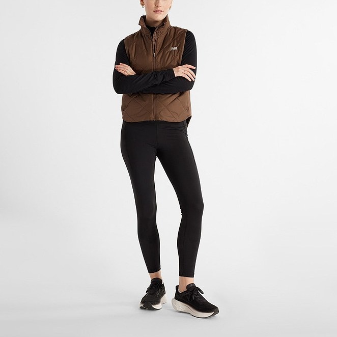 New Balance AW24