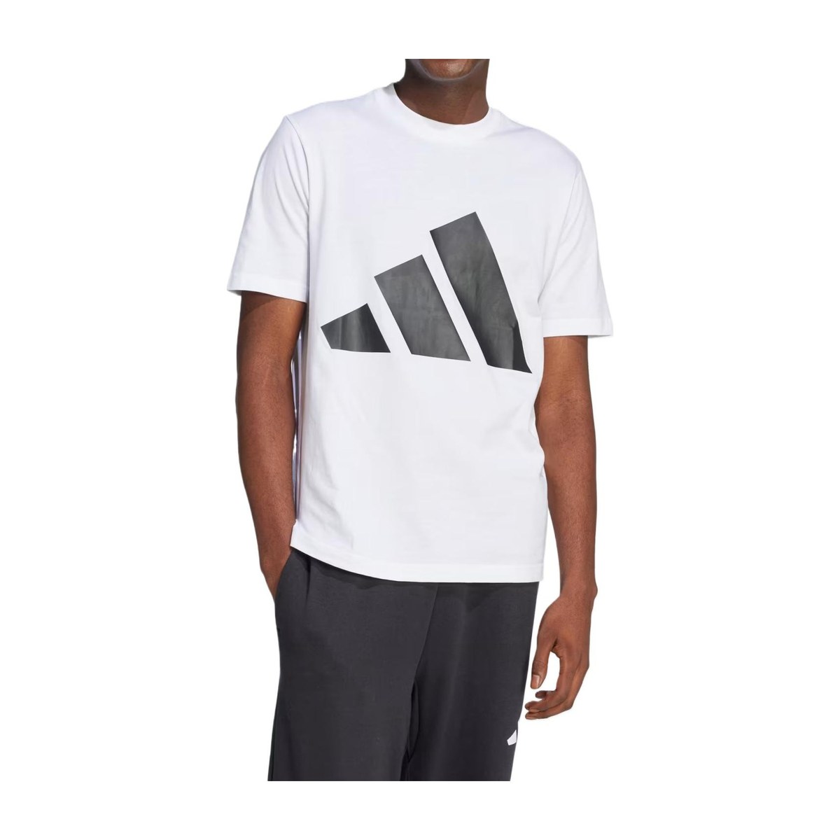 adidas ESSENTIALS logoT