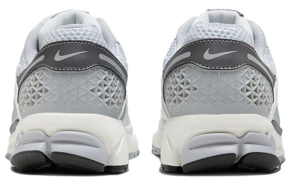 Nike Air Zoom Vomero 5 Beige