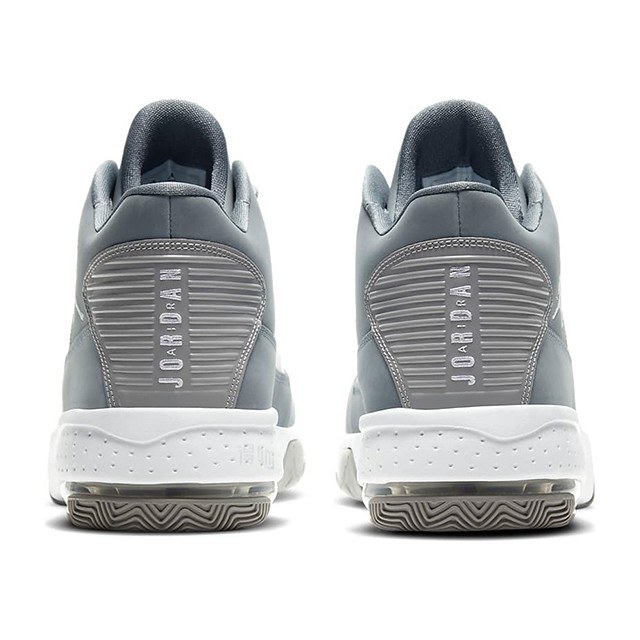 Jordan Max Aura 2